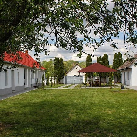 Das Blaue Haus Guesthouse - Kovacshida Dış mekan fotoğraf