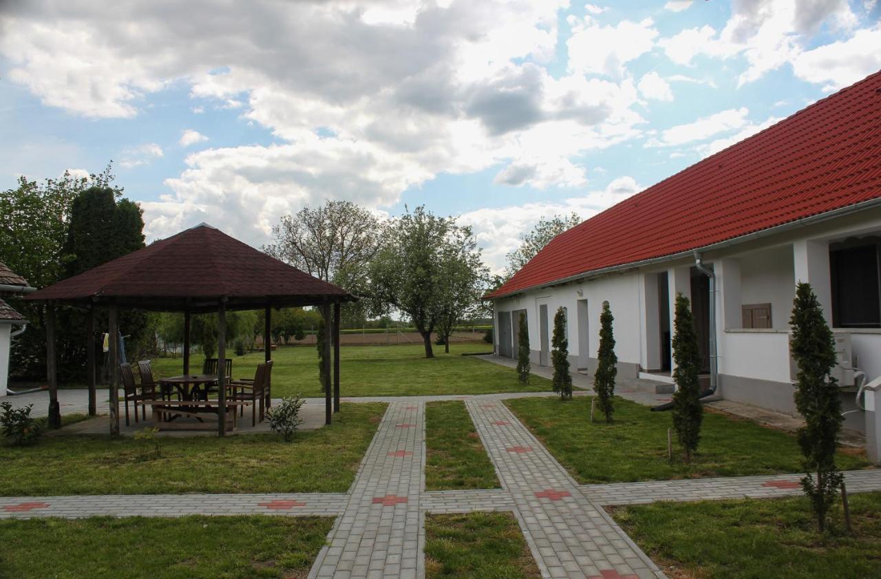 Das Blaue Haus Guesthouse - Kovacshida Dış mekan fotoğraf